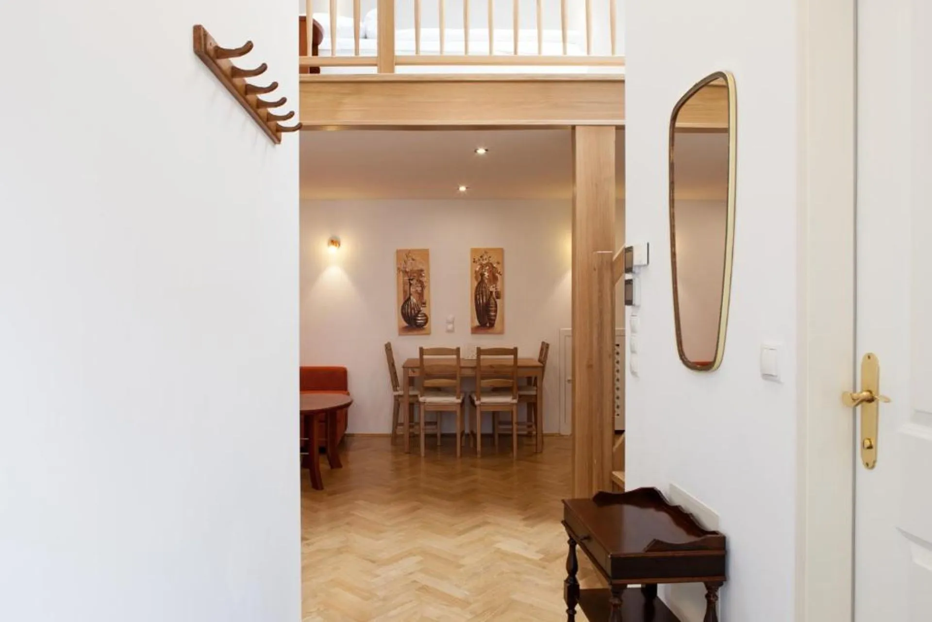 Wohnzimmer mit Essbereich