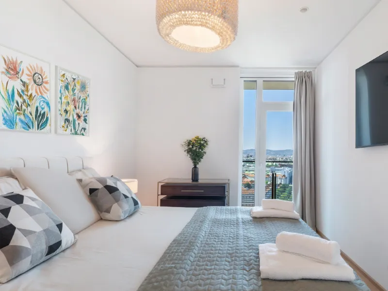 Bedroom with Canal View 